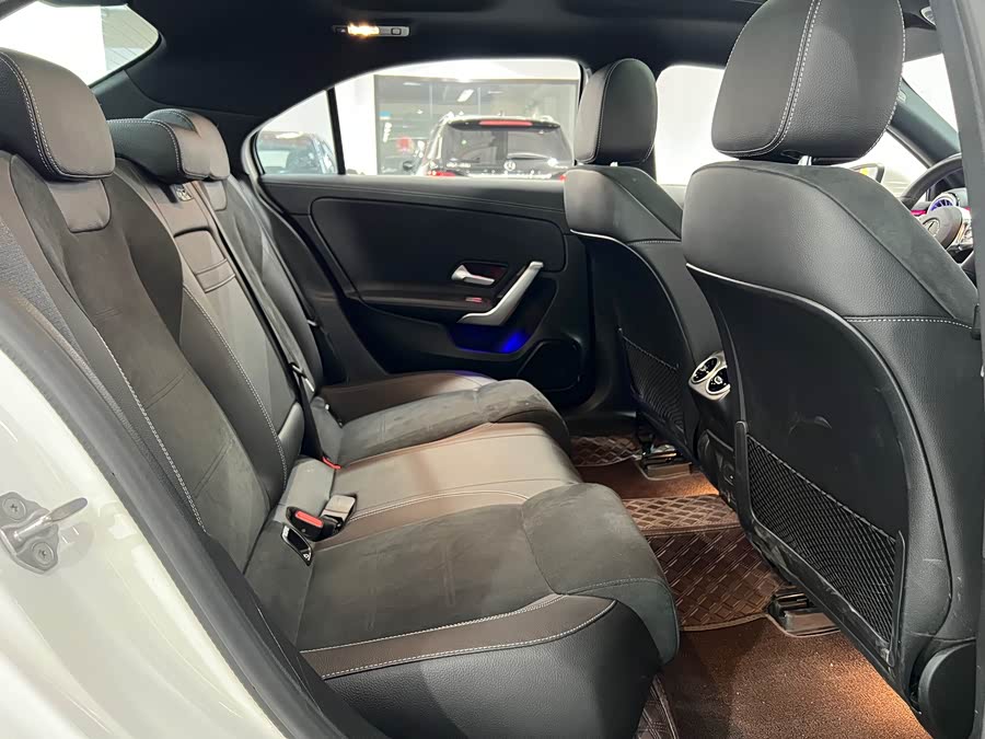 Mercedes-Benz A-Class 2022 — фото 15