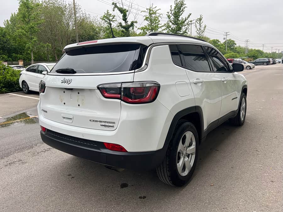 Jeep Compass 2017 — фото 9