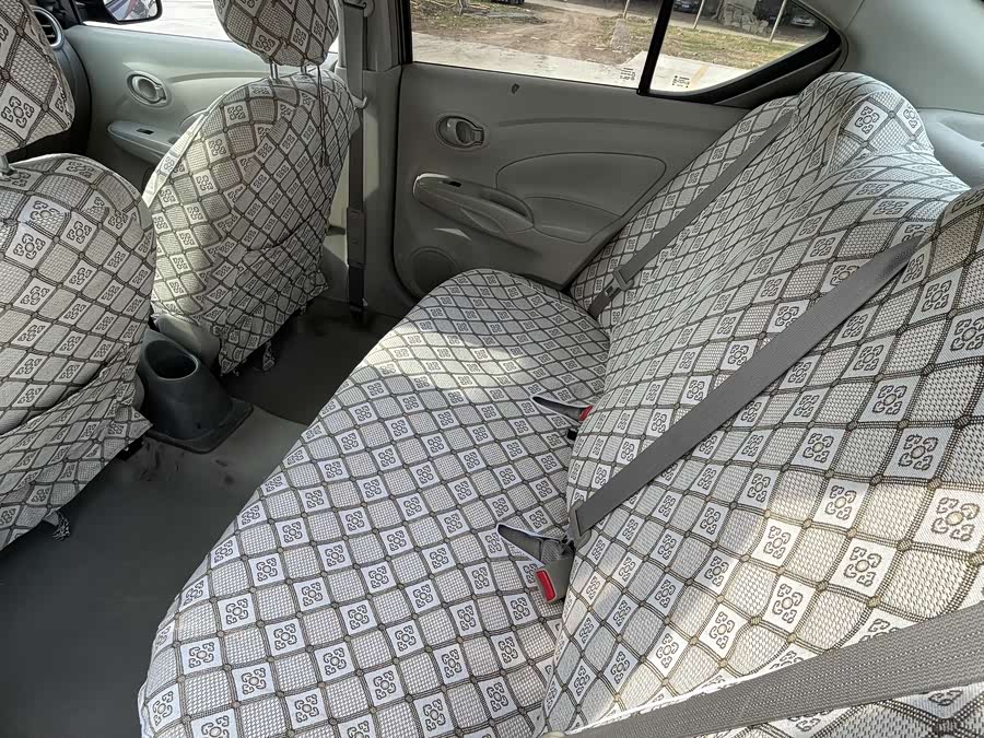 Nissan Sunny 2014