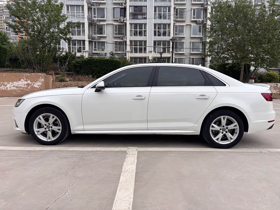 Audi A4L 2018