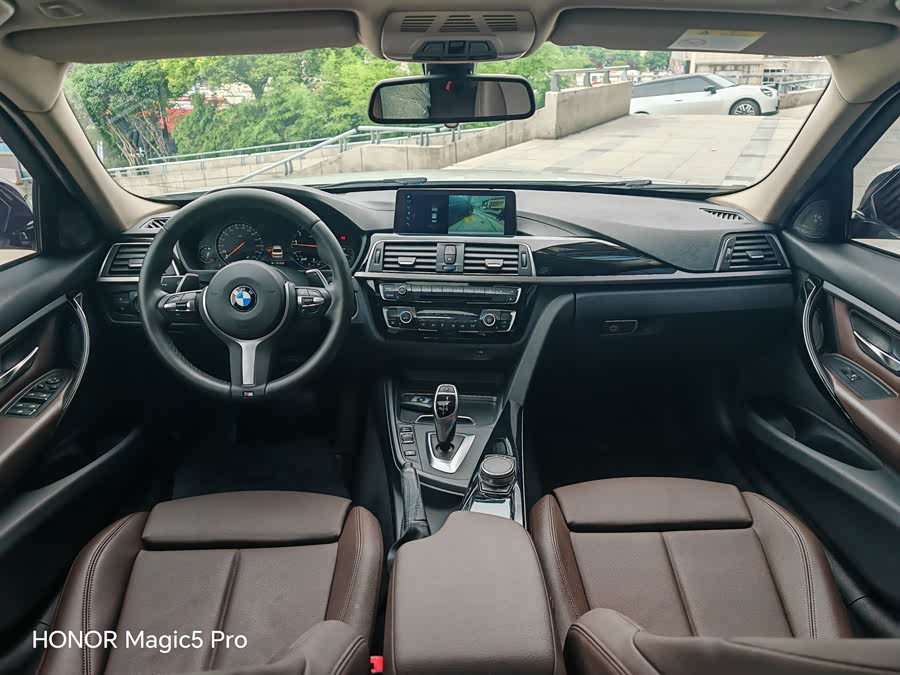BMW 3 Series 2019 — фото 15