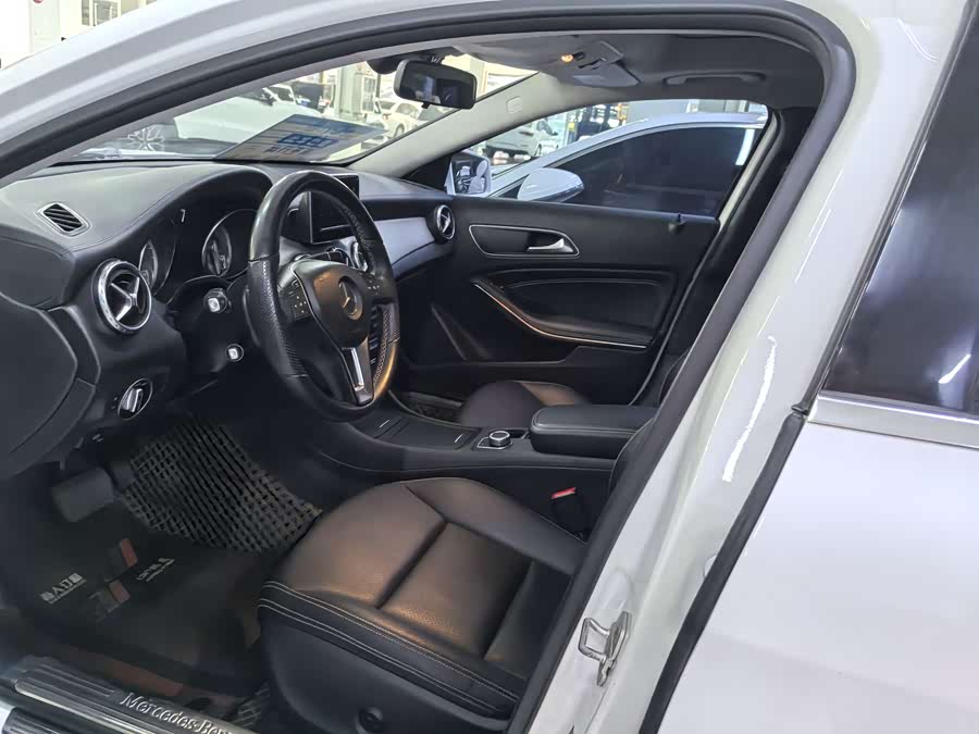 Mercedes-Benz GLA 2015