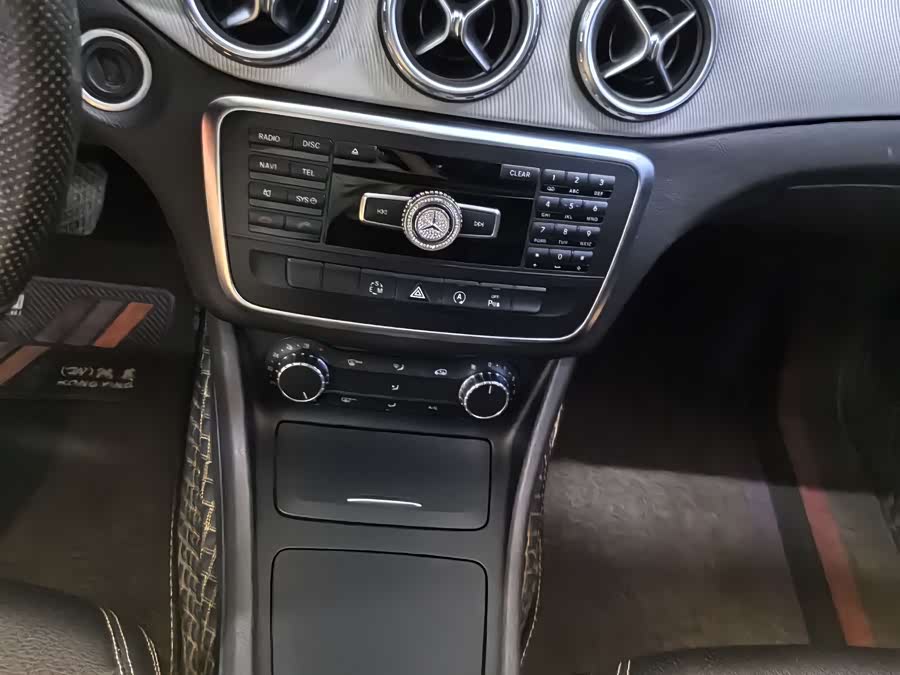 Mercedes-Benz GLA 2015 — фото 9