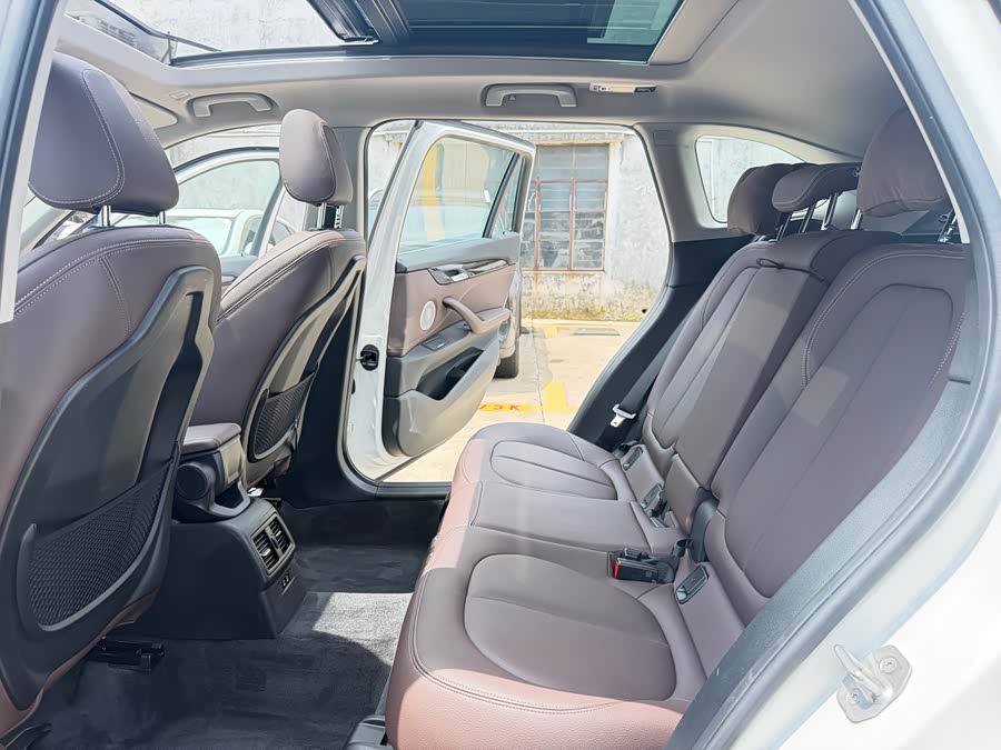 BMW X1 2022 — фото 12
