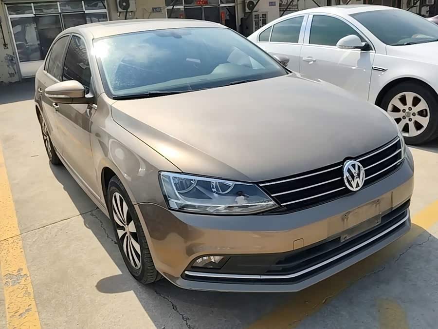 Volkswagen Sagitar 2018