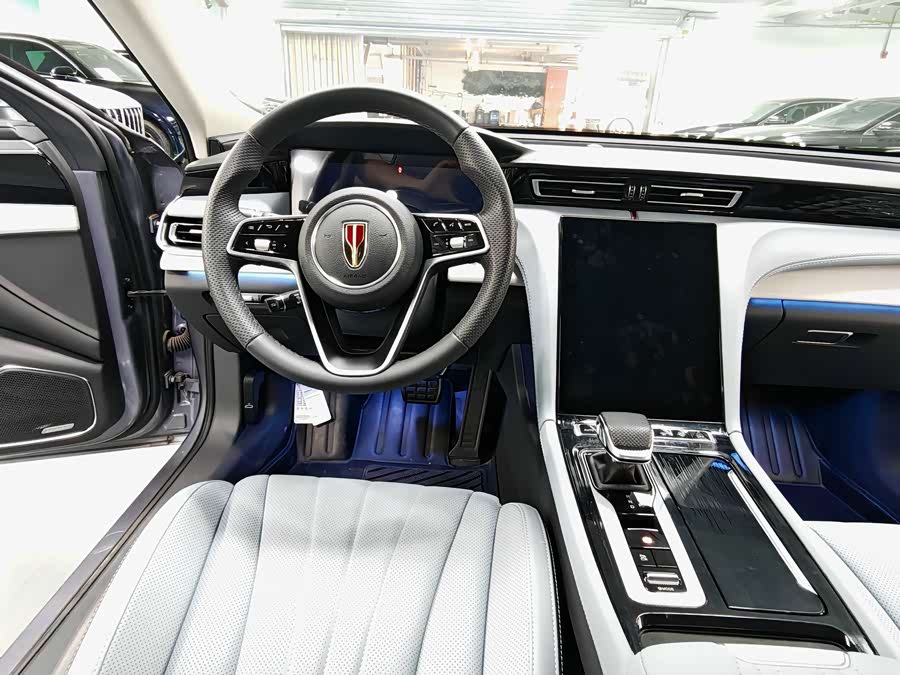 Hongqi H5 PHEV 2025 — фото 10