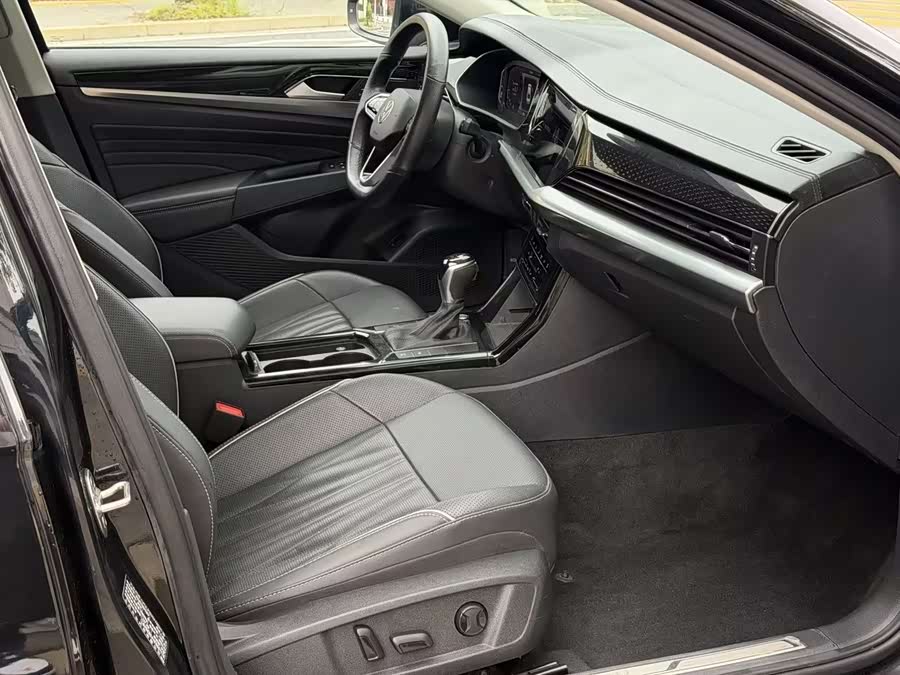 Volkswagen Passat 2023