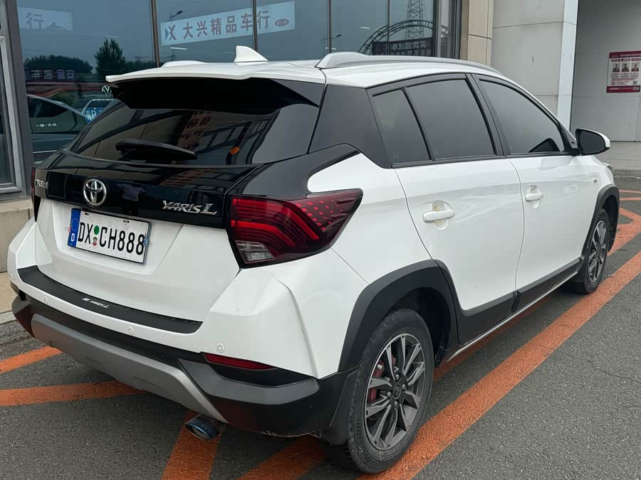 Toyota Yaris L 2022