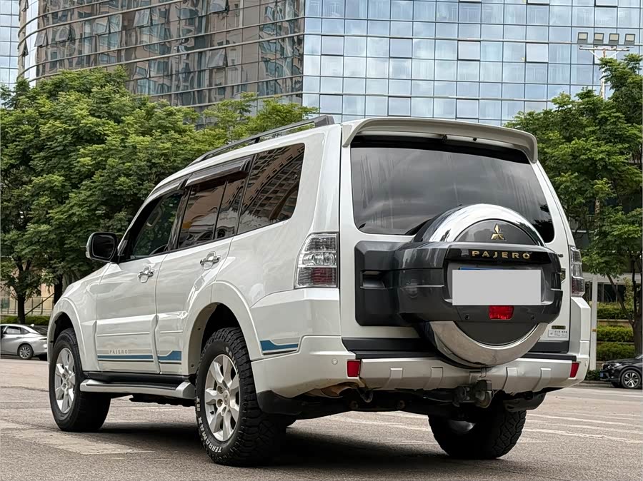 Mitsubishi Pajero 2019