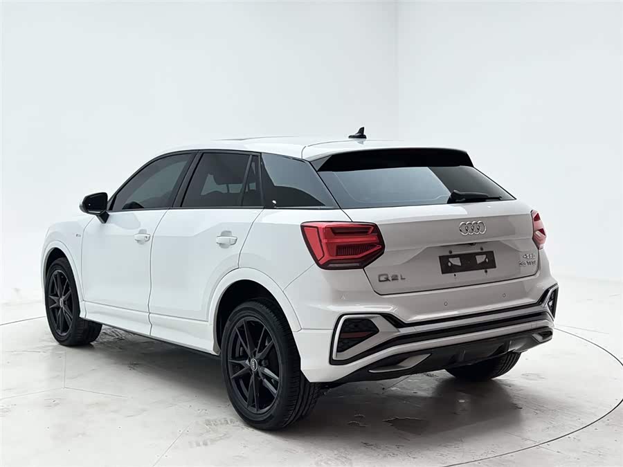 Audi Q2L 2022