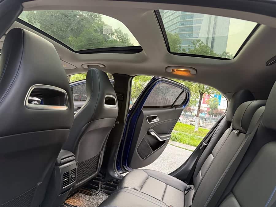 Mercedes-Benz GLA 2018 — фото 20