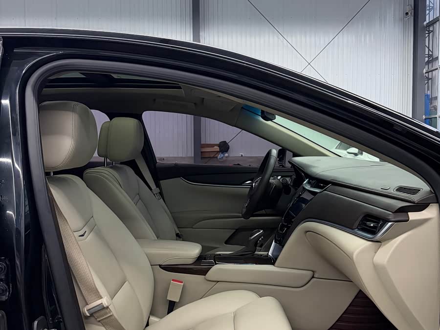 Cadillac XTS 2013 — фото 12