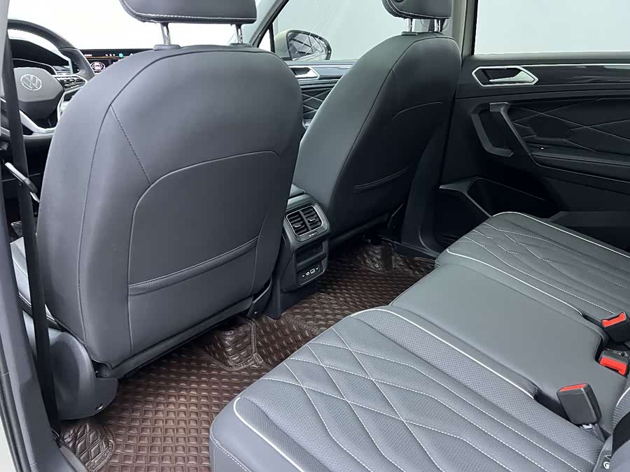 Volkswagen Tiguan L 2023