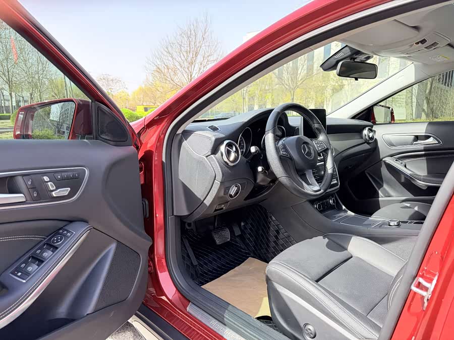 Mercedes-Benz GLA 2018 — фото 11