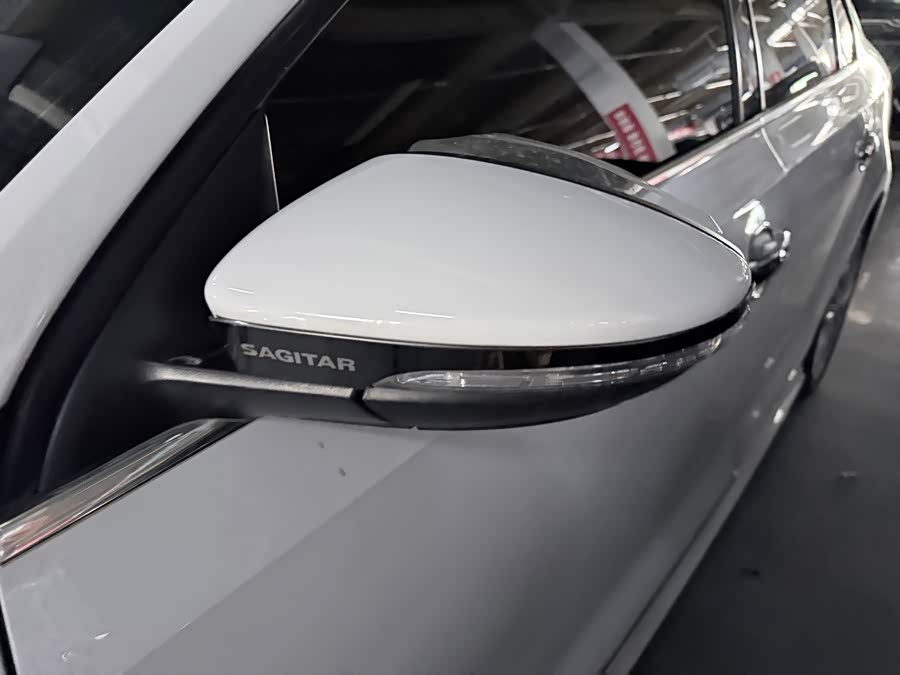 Volkswagen Sagitar 2018