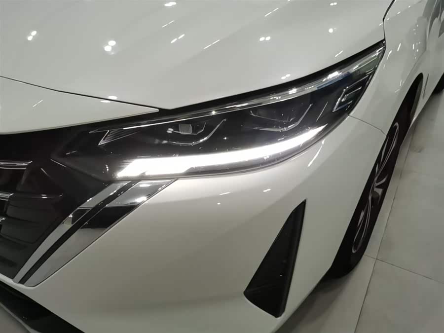 Nissan Sylphy 2023 — фото 18