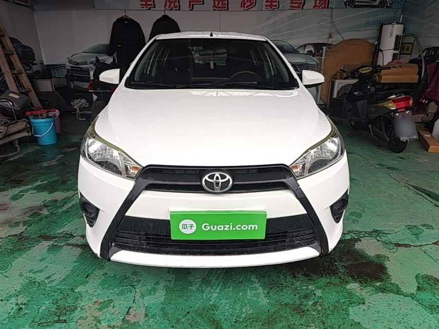 Toyota Yaris L 2014
