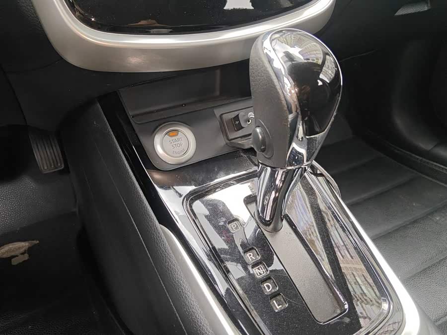 Nissan Tiida 2016