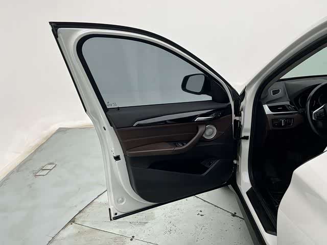 BMW X1 2021 — фото 11