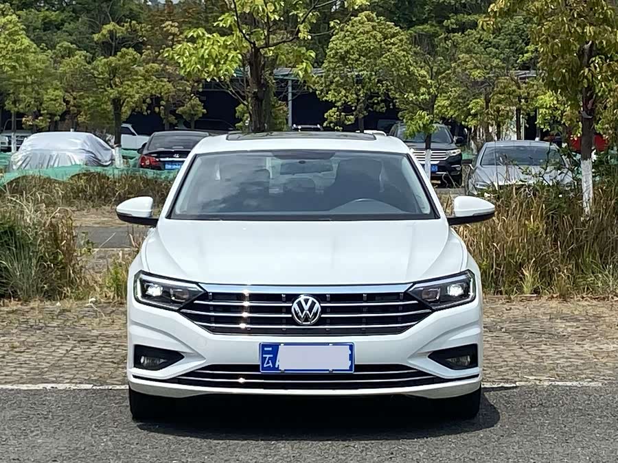 Volkswagen Sagitar 2019