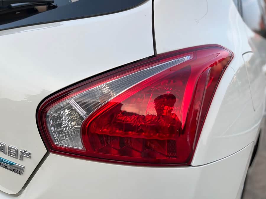 Nissan Tiida 2014 — фото 11