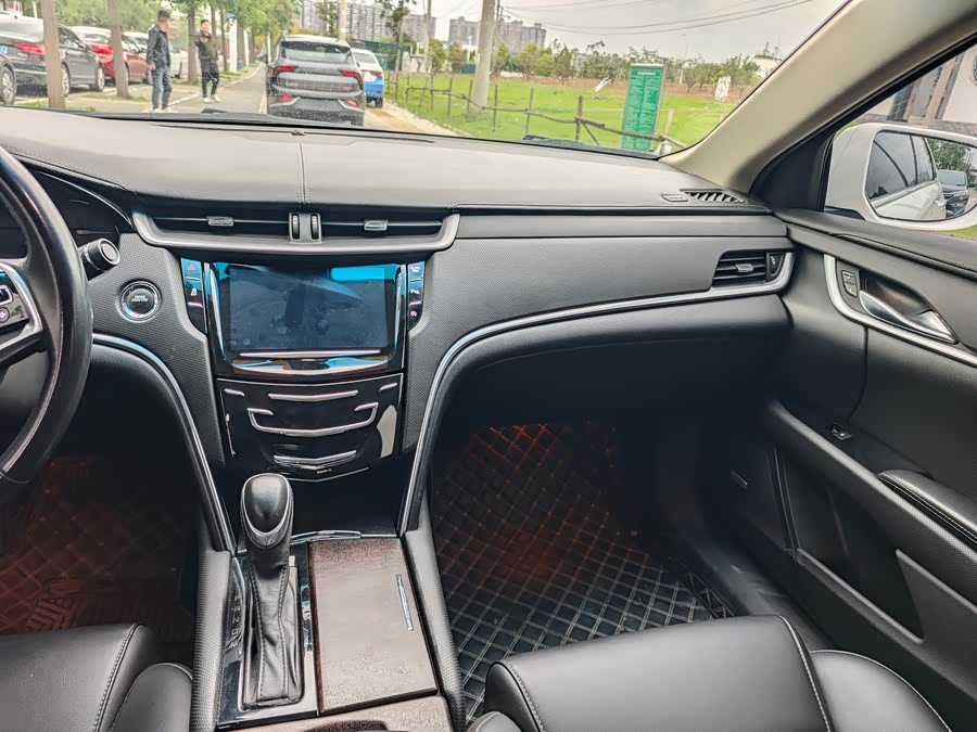 Cadillac XTS 2018 — фото 14