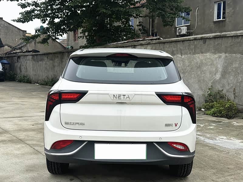 Neta V 2022
