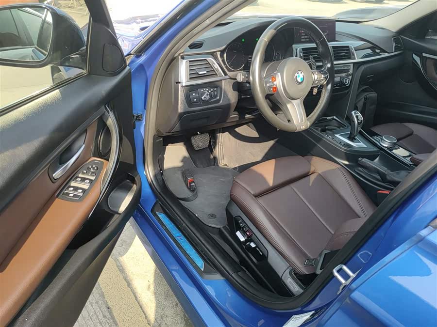 BMW 3 Series 2019 — фото 12