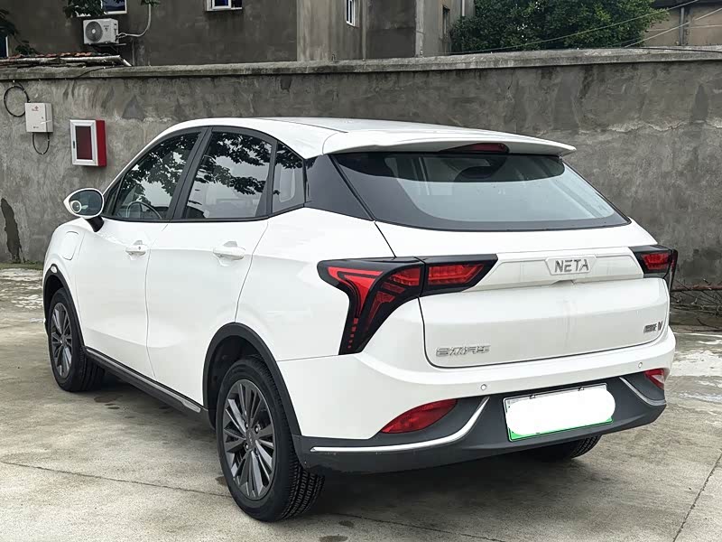 Neta V 2022
