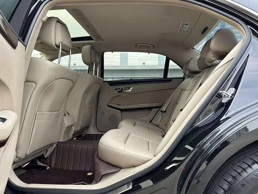 Mercedes-Benz E-Class 2011