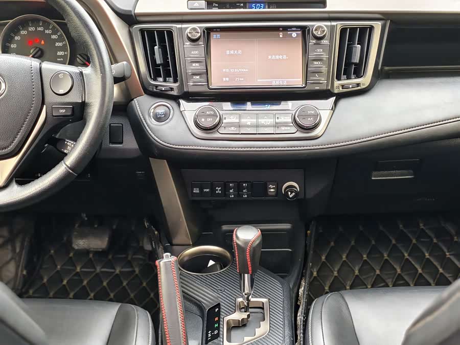 Toyota RAV4 2015 — фото 11