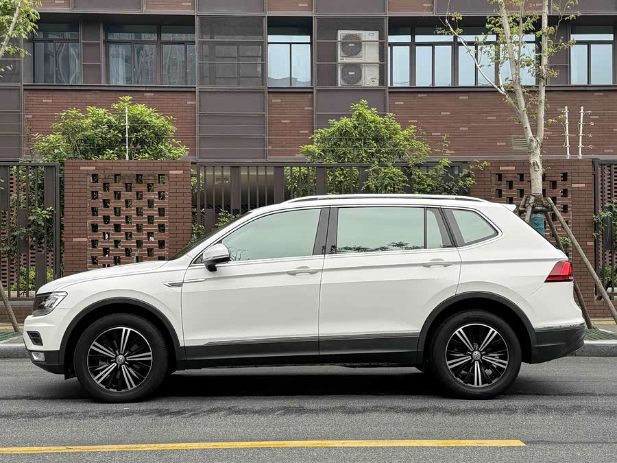Volkswagen Tiguan L 2020