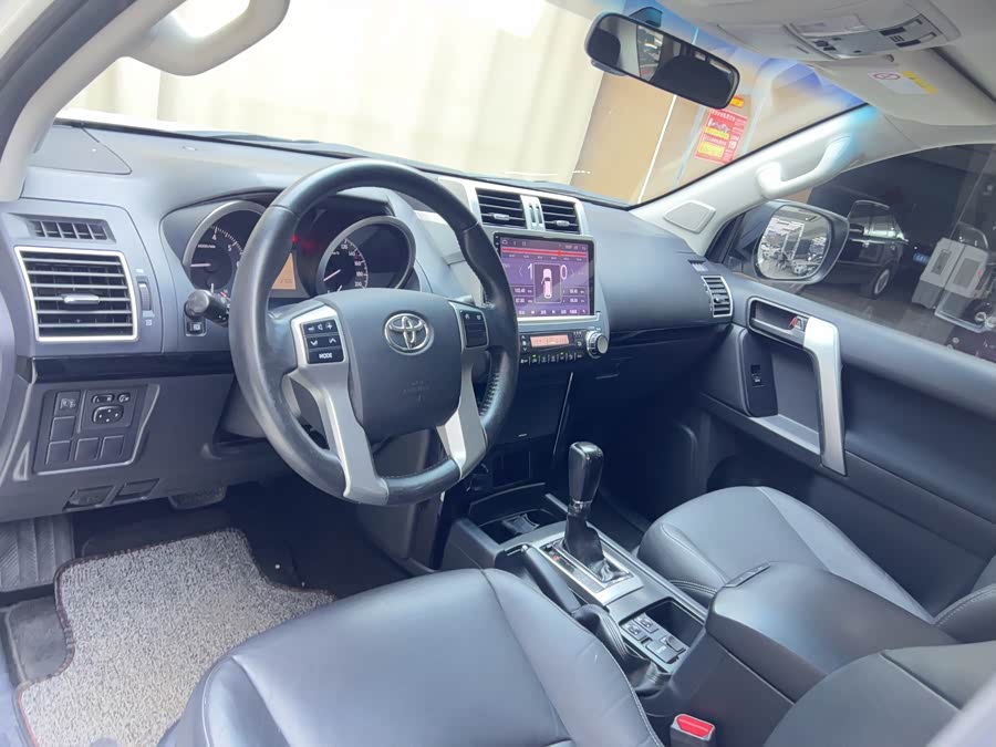 Toyota Prado 2016 — фото 10