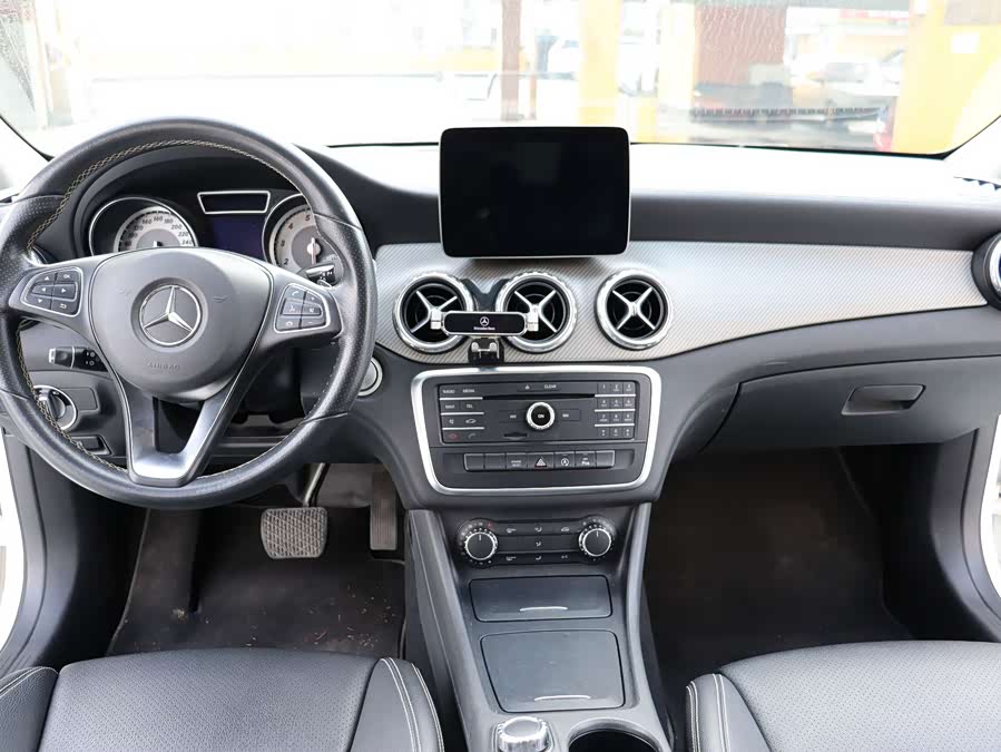 Mercedes-Benz GLA 2016 — фото 13