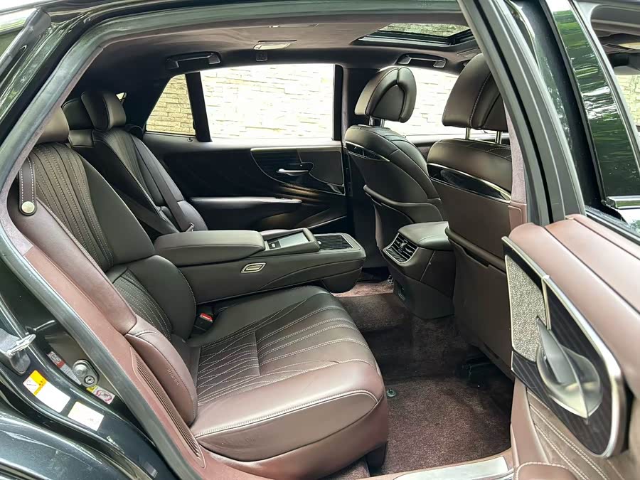 Lexus LS 2018