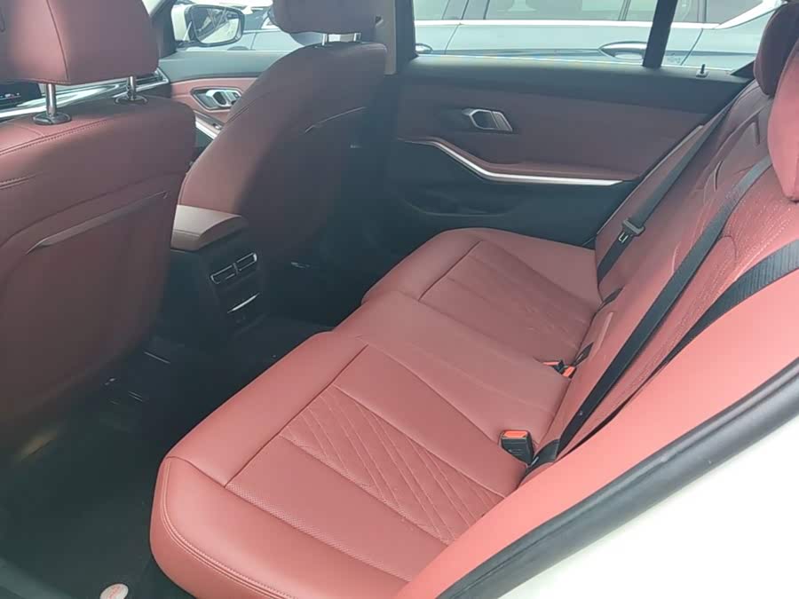 BMW 3 Series 2023 — фото 17