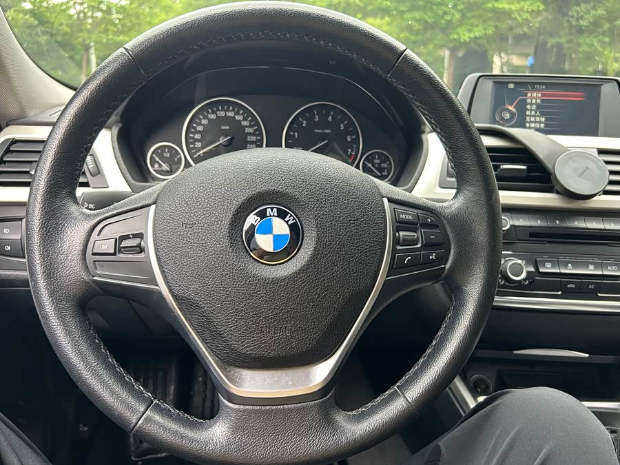 BMW 3 Series 2015 — фото 17