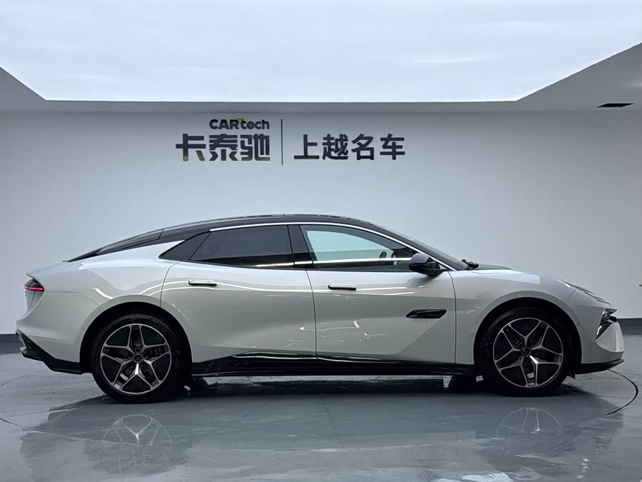 Lotus EMEYA 2025