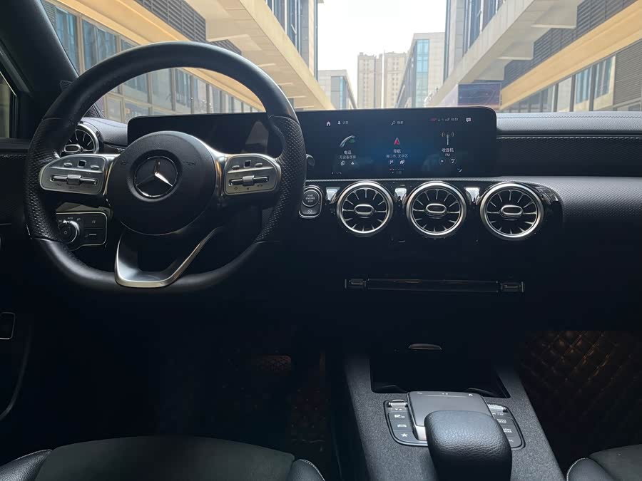 Mercedes-Benz A-Class 2021 — фото 15