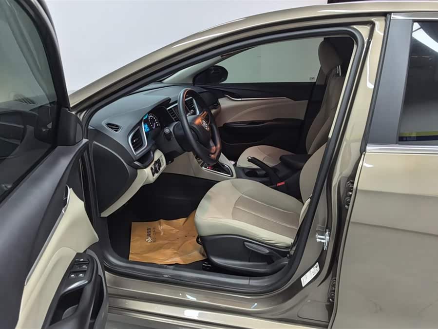 Buick Excelle 2015 — фото 9
