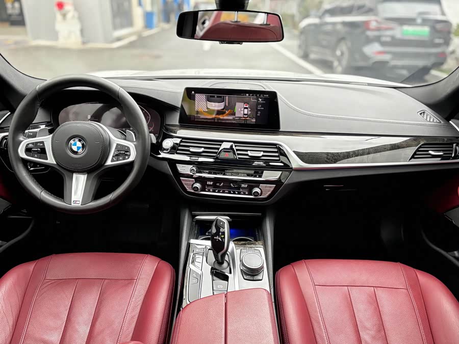 BMW 5 Series 2020 — фото 9