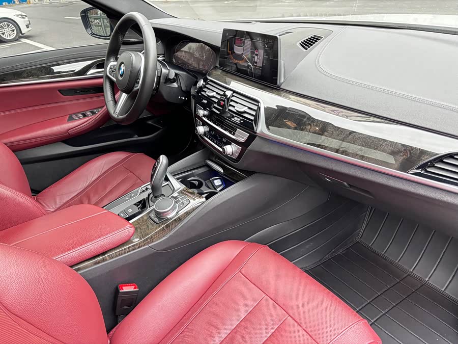 BMW 5 Series 2020 — фото 10