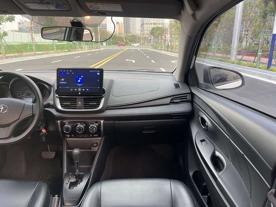 Toyota Yaris L 2020 — фото 8