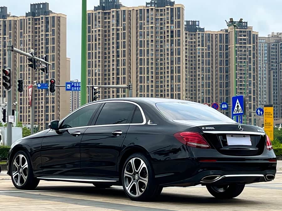 Mercedes-Benz E-Class 2016 — фото 9