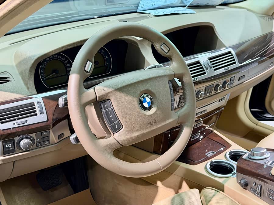 BMW 7 Series 2005 — фото 11