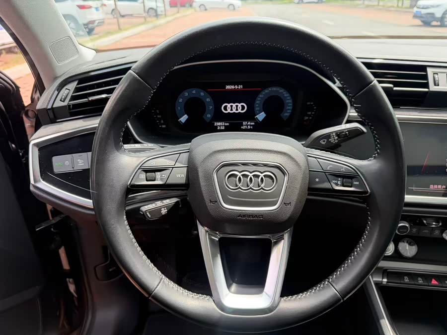 Audi Q3 2022 — фото 13
