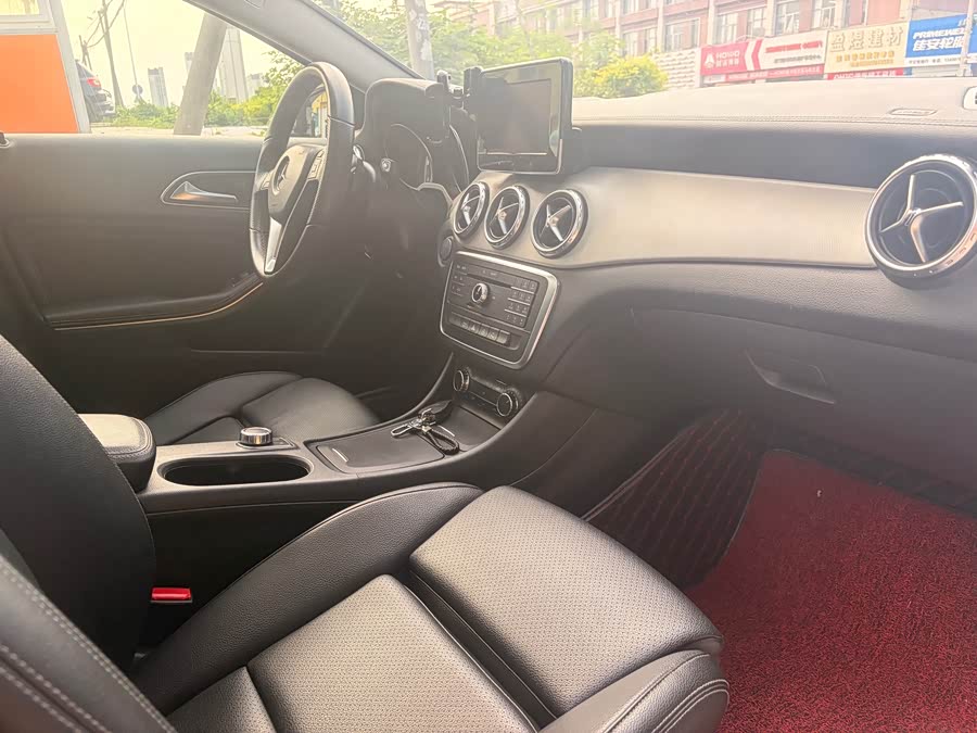 Mercedes-Benz GLA 2016 — фото 12