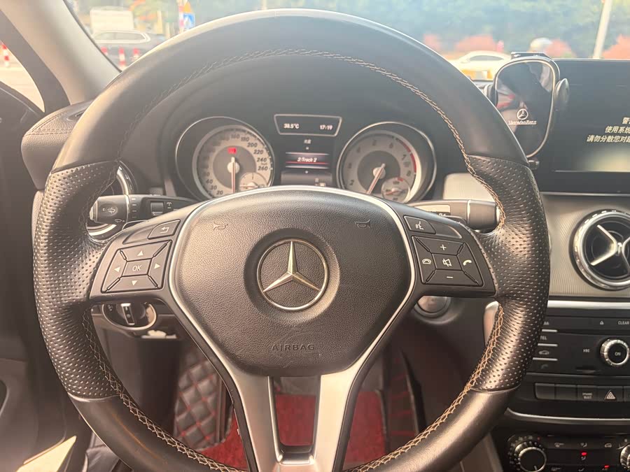 Mercedes-Benz GLA 2016 — фото 15