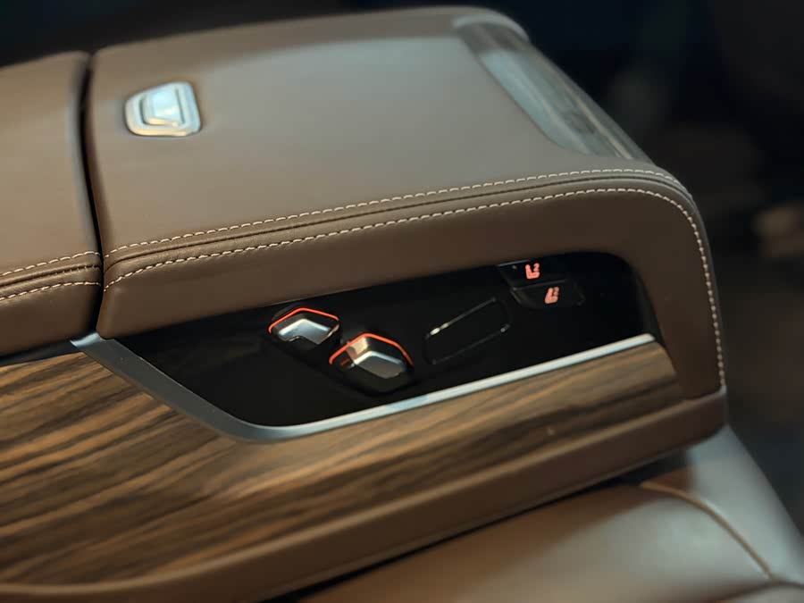 BMW 5 Series New Energy 2020 — фото 15