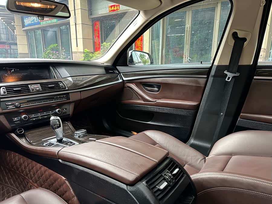 BMW 5 Series 2014 — фото 19